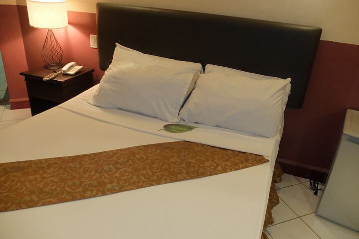 Room 10 of 114