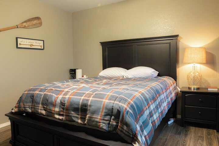 Room 370 of 917