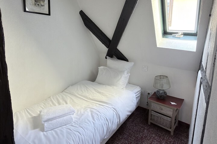 Room 8 of 23