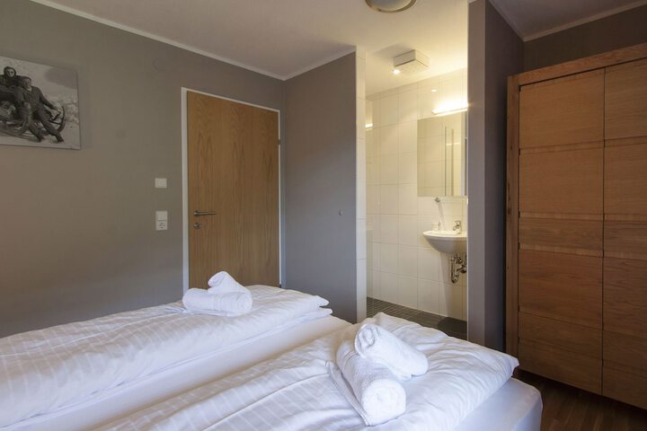 Room 12 of 73