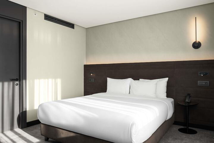 Room 40 of 100