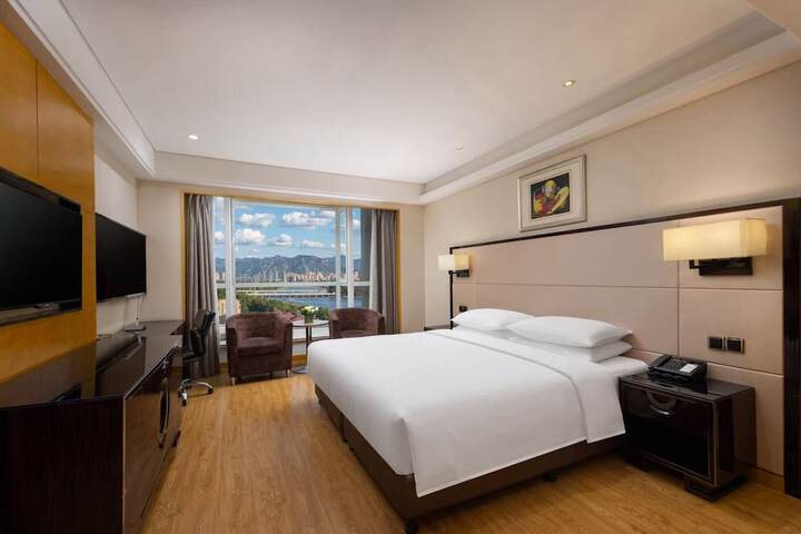 Room 4 of 34