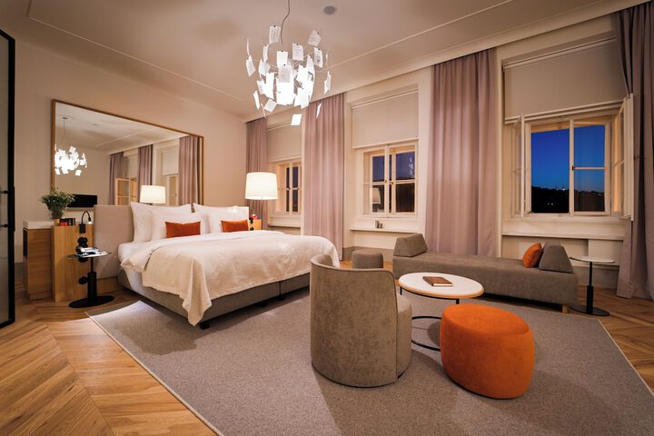Room 22 of 40