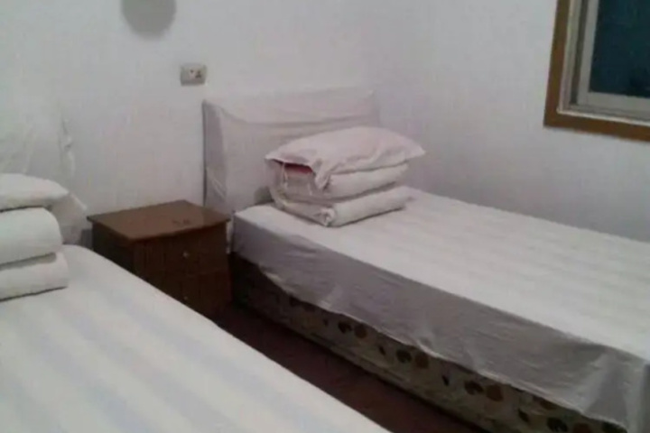 Room 14 of 15
