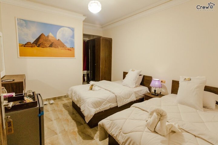 Room 2 of 6