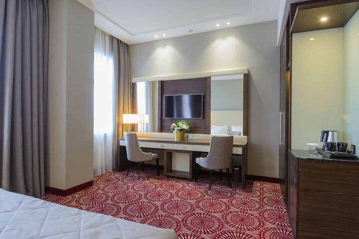 Room 27 of 61