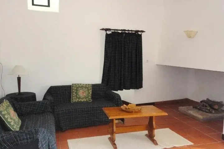 Room 4 of 13