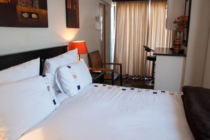 Room 4 of 119