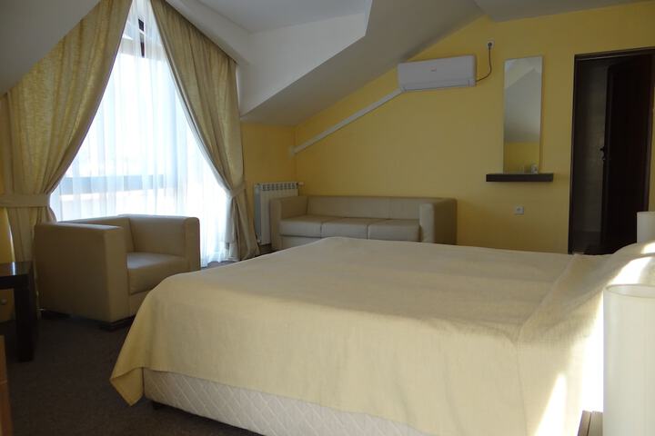 Room 6 of 46