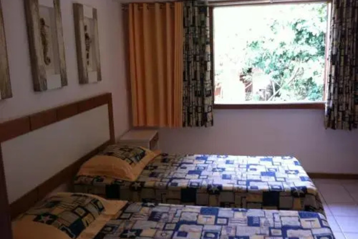 Room 4 of 11