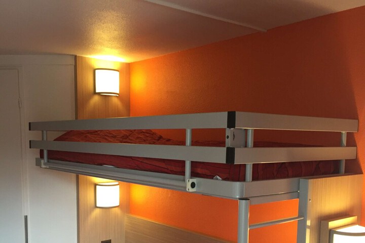Room 21 of 43
