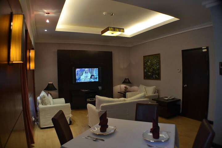 Room 15 of 40