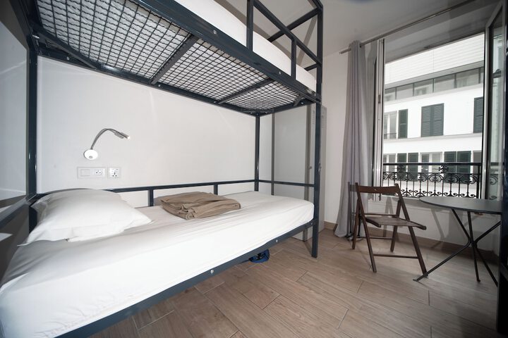Room 7 of 28
