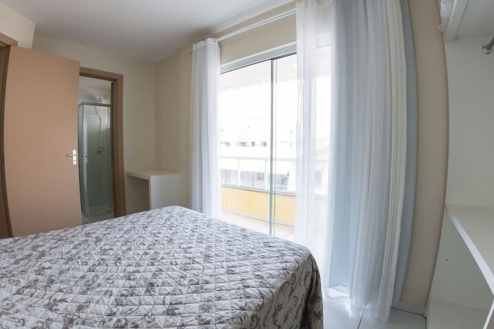 Room 8 of 32