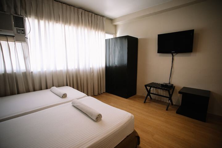 Room 77 of 158
