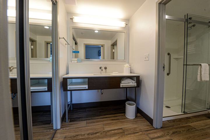 Bathroom shower