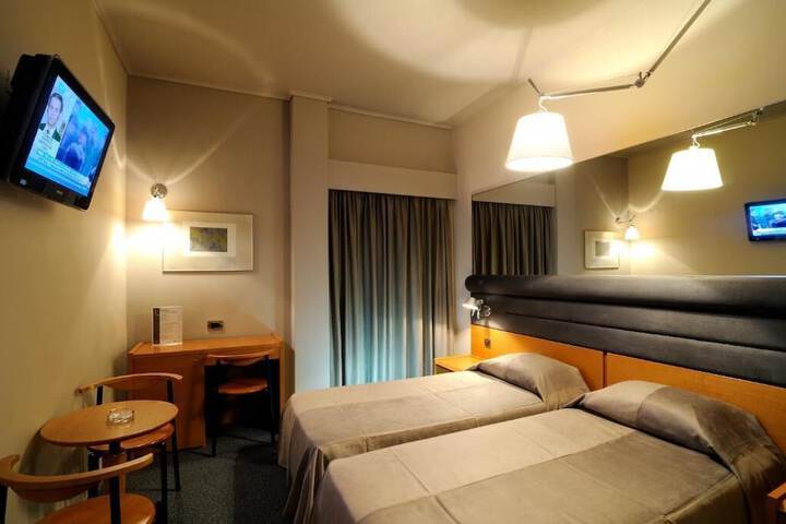 Room 10 of 21