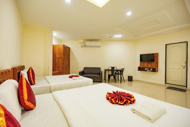 Room 2 of 25