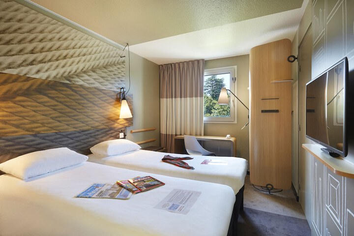 Room 3 of 39