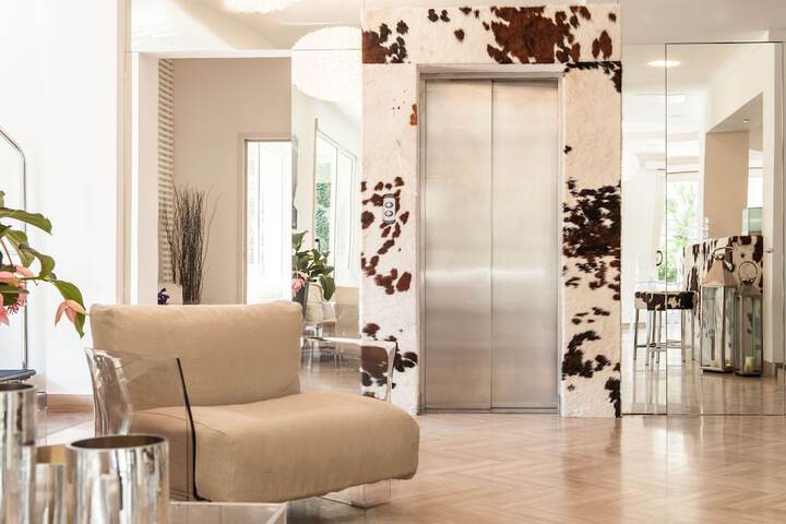 Hotel Interior 3 of 158