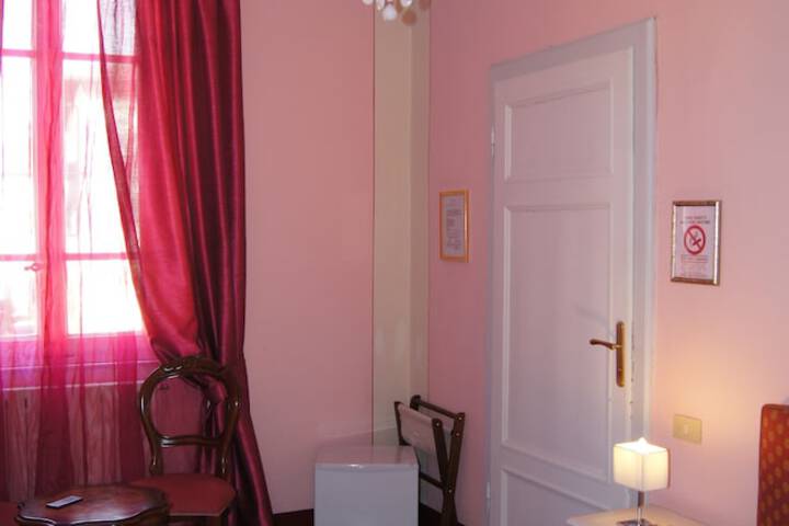 Room 6 of 113