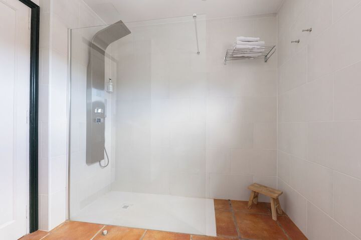 Room 45 of 66