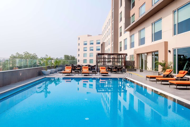 Pool Hotel