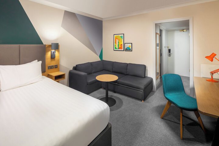 Room 8 of 87