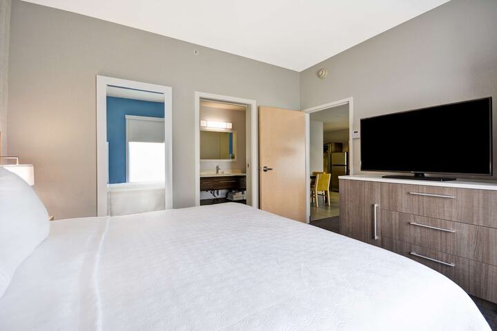 Room 8 of 35