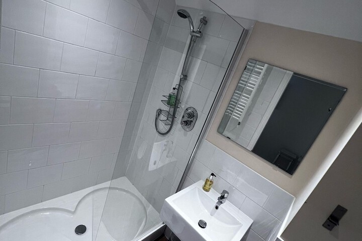 Room 15 of 19