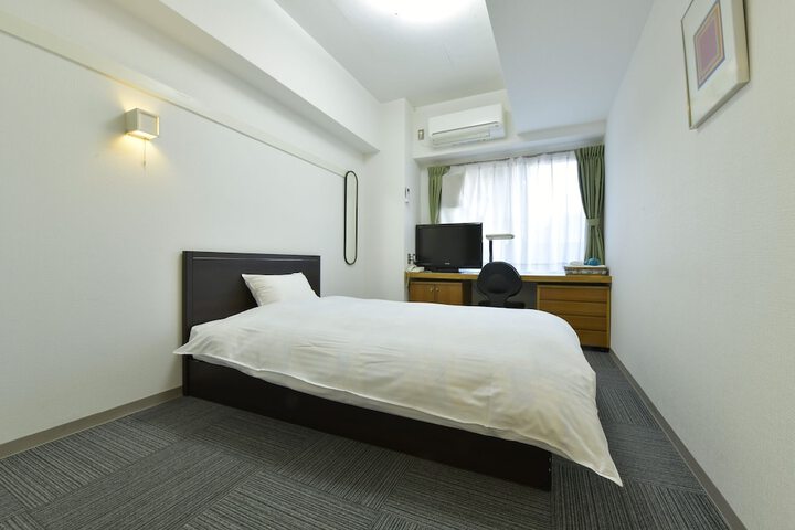 Room 5 of 30