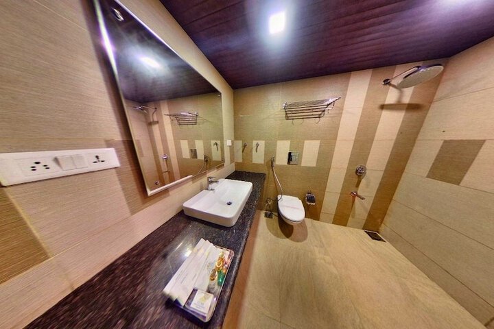 Room 14 of 24