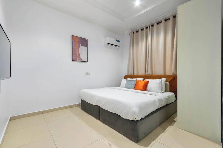 Room 7 of 27