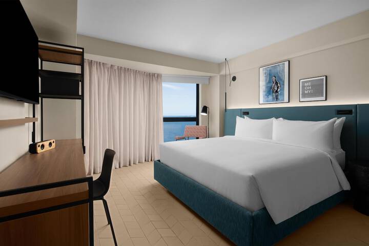 Room 25 of 104