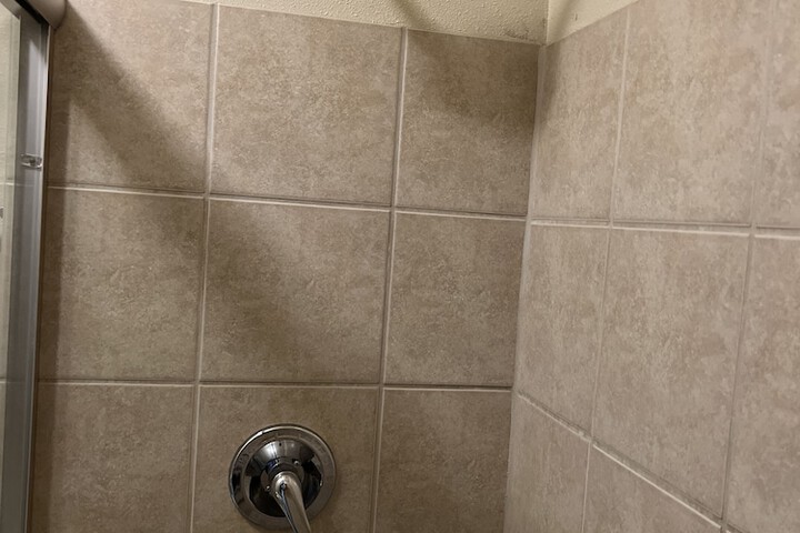 Room 5 of 6