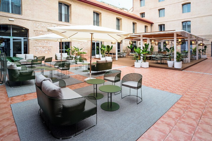 Hotel Exterior 43 of 45