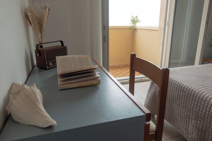 Room 5 of 25