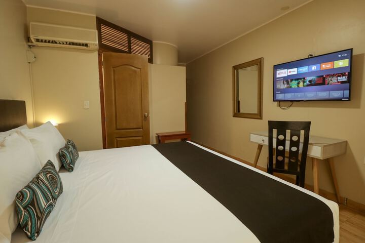Room 51 of 79