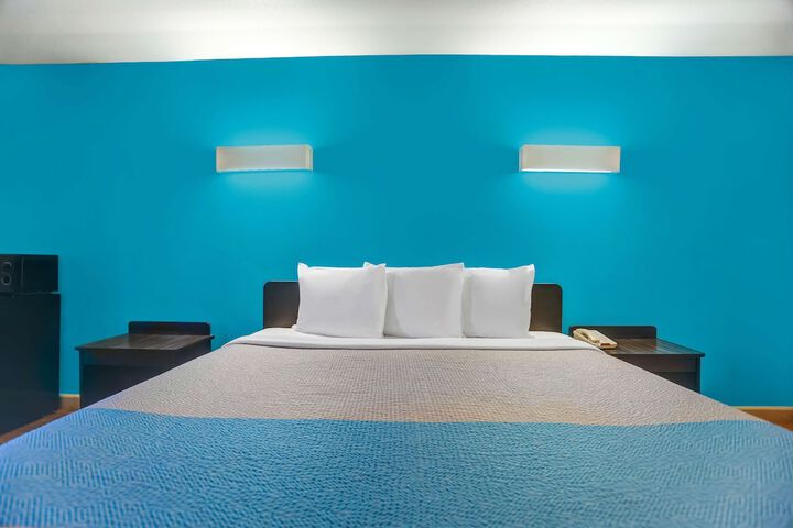 Room 10 of 24