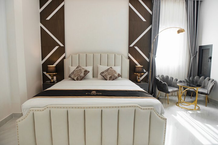 Room 14 of 32