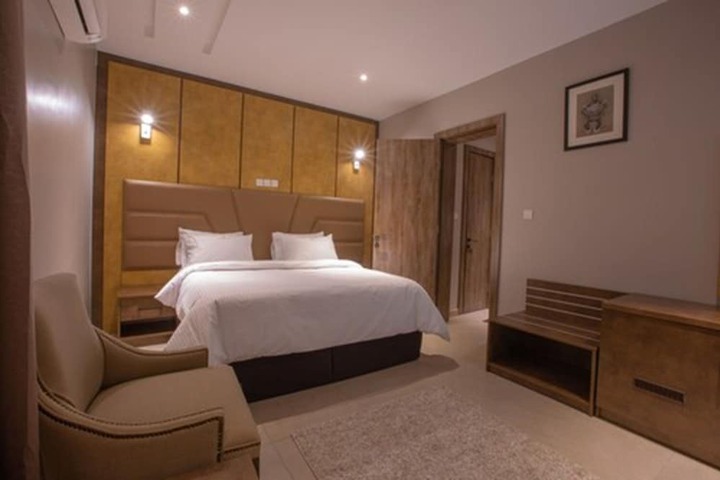 Room 9 of 24
