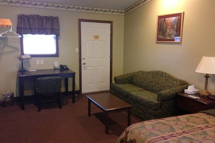 Room 4 of 42