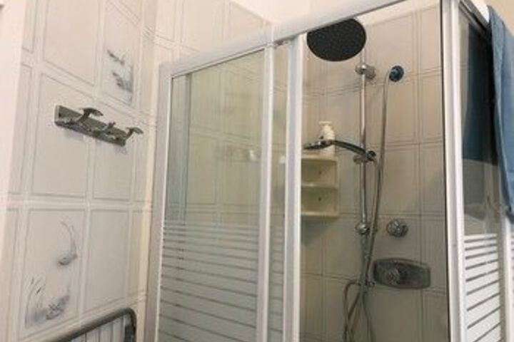 Room 4 of 23