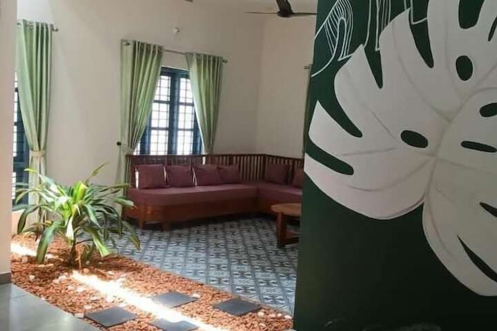 Room 6 of 11