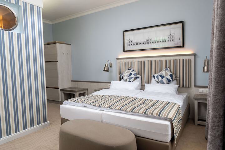 Room 16 of 30