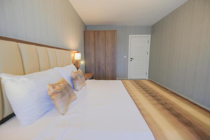 Room 8 of 73