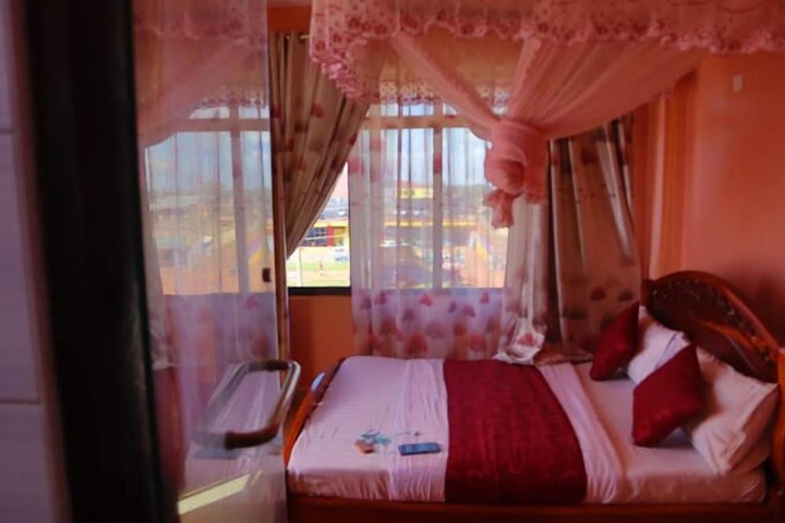 Room 15 of 30