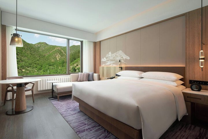 Room 25 of 60