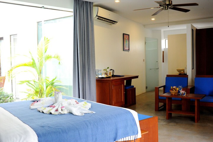 Room 26 of 180
