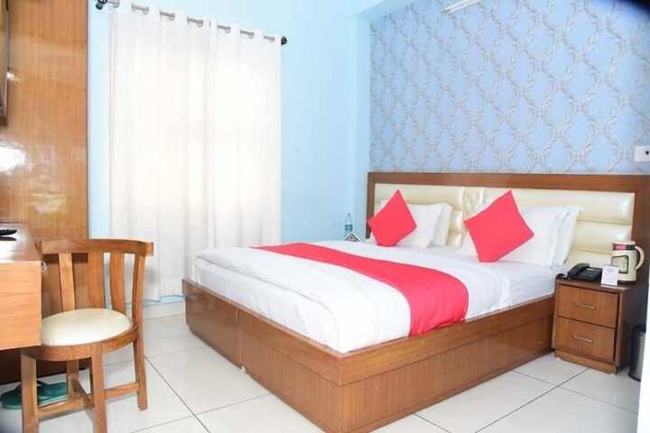 Room 6 of 15
